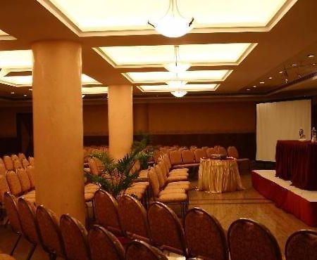 Celebrity Boutique Hotel Hyderabad Bagian luar foto