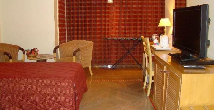 Celebrity Boutique Hotel Hyderabad Bagian luar foto